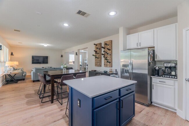 Building Photo - 2907 Coastal Prairie Ln