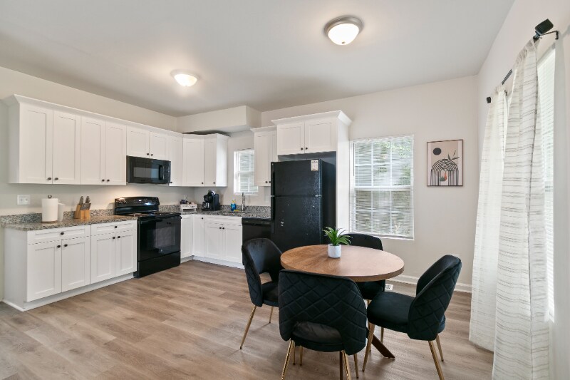 Primary Photo - 987 Dimmock St SW