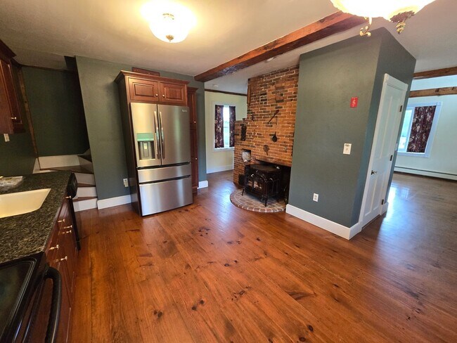 Building Photo - 25 Rockbottom Rd