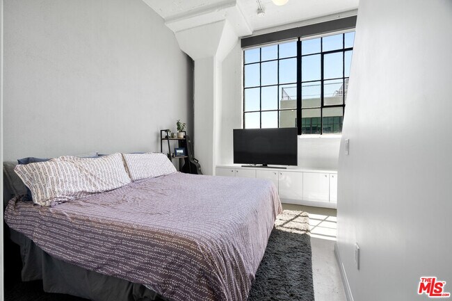 Building Photo - 420 San Pedro St