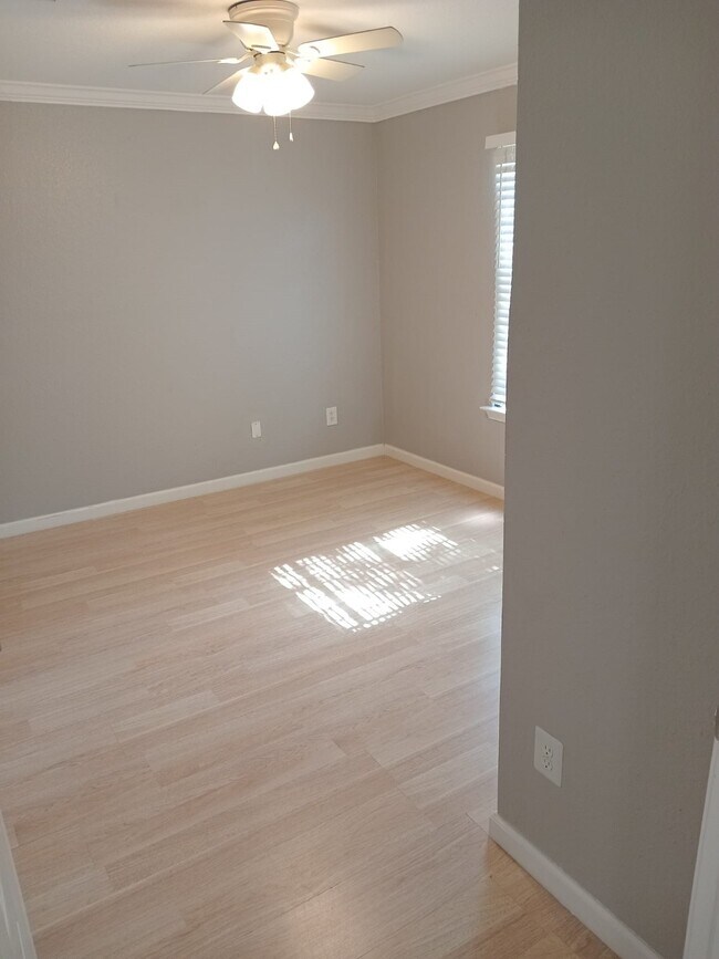 Building Photo - 11811 Greenmesa Dr