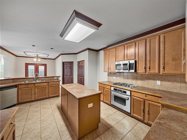 Building Photo - 9943 Red Cedar Dr