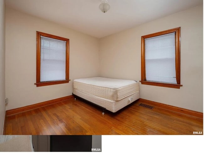 Bedroom 2 - 2619 Davie St