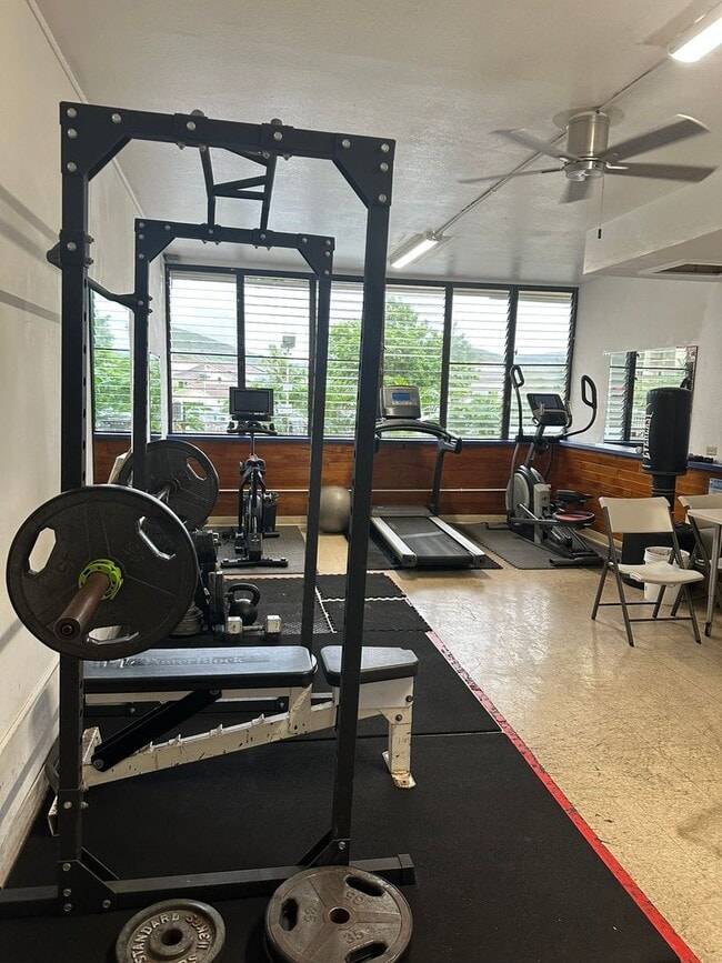 Building Photo - Fairway Gardens – 2 BD / 1 BA / 1 PK Spacious & Convenient Condo Living