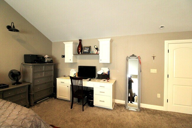 Building Photo - N63W29834 Woodfield Ct