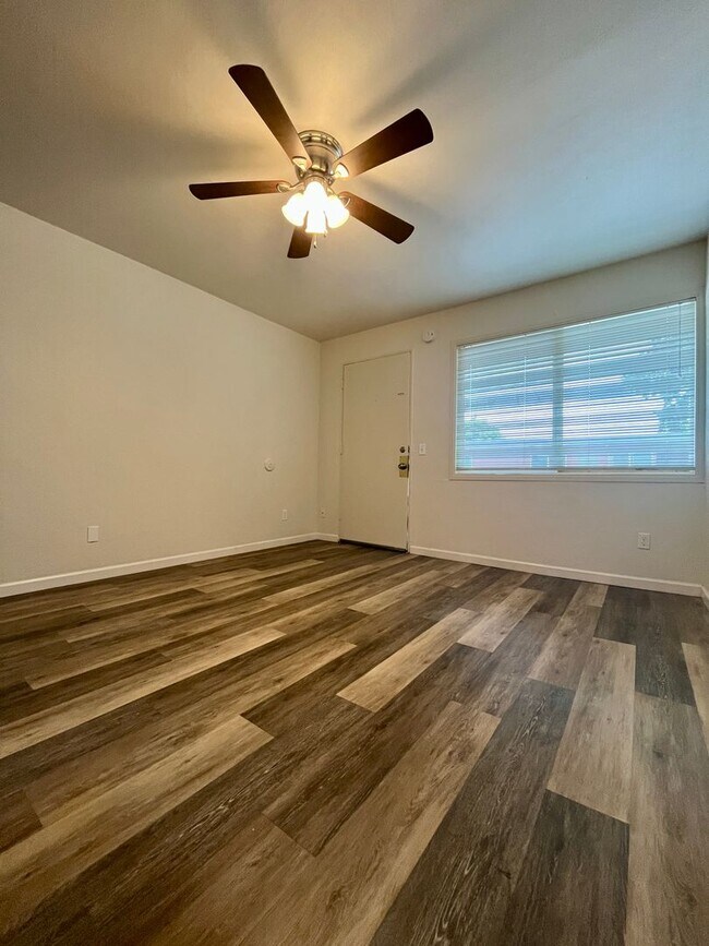 Building Photo - (WWA) 1 bedroom/1 bathroom