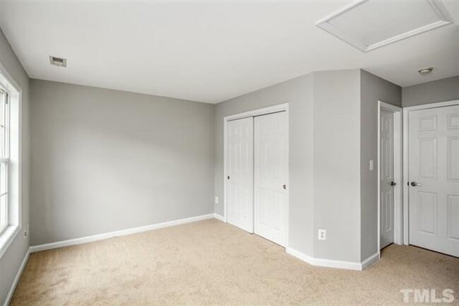 Building Photo - Beautifully Updated Brick Townhome - 3 Beds, 3 1/2 Baths