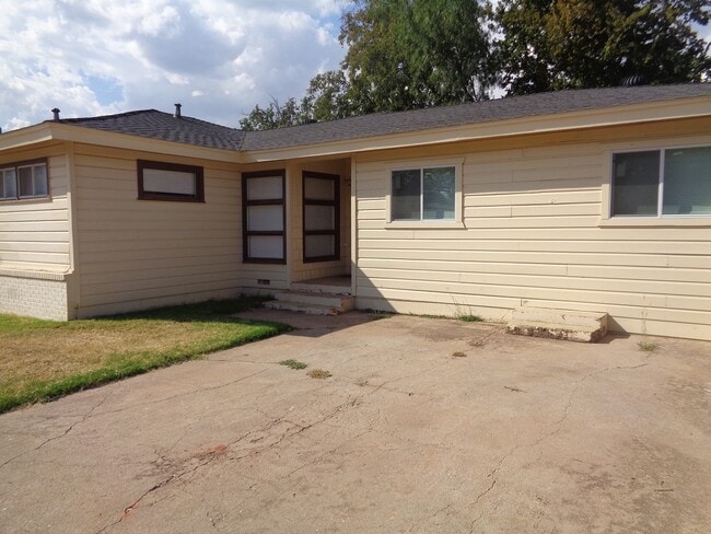 Building Photo - FOUR BEDROOM