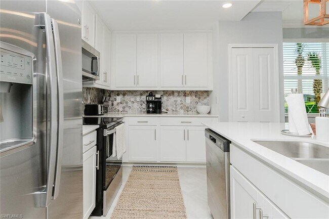 Building Photo - 15835 Grn Acrs Ave