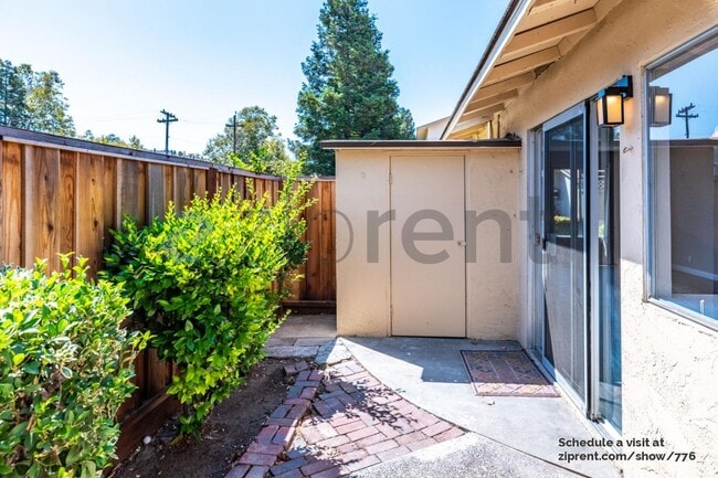 Building Photo - 370 Don Basillo Way