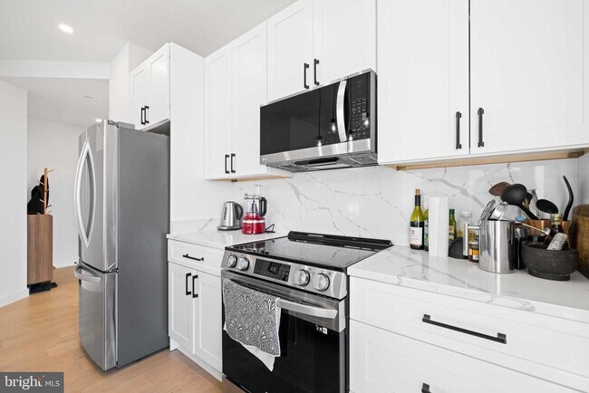 Building Photo - 30 Kennedy St NW