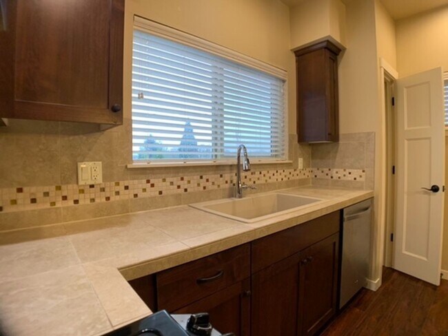 Building Photo - 45 Central Unit - 2 Bedrooms, 2 baths, 988 Sq. Ft.