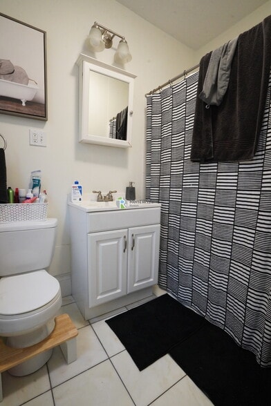 Building Photo - 78 Brainerd Rd