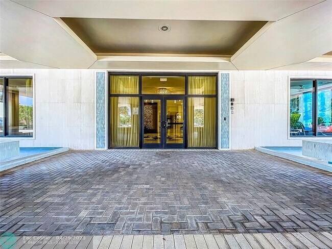 Building Photo - 2000 S Ocean Blvd