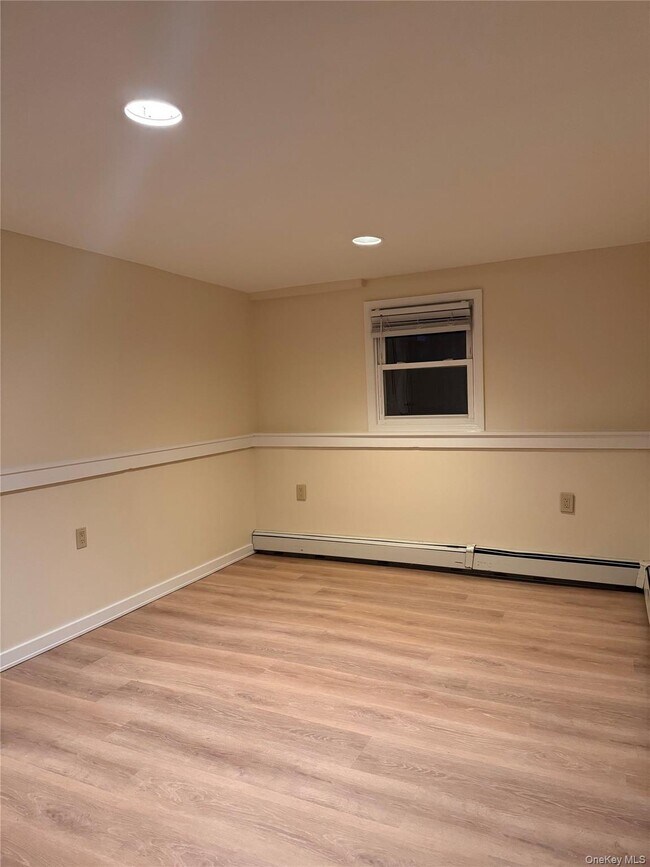 Building Photo - 62 Warwick Rd