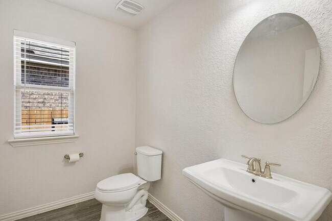 Building Photo - 3316 Amerigo Pl