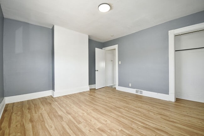 Building Photo - 1912 Pallas St