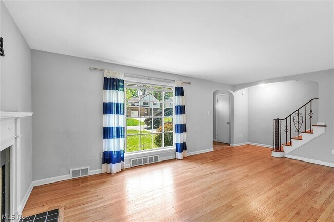 Building Photo - 1130 Haselton Rd