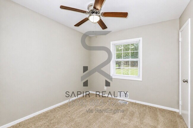 Building Photo - 3539 Tulip Dr