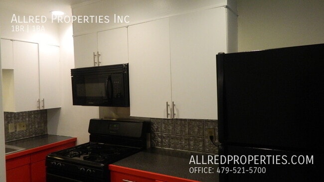 Building Photo - 621 N Leverett