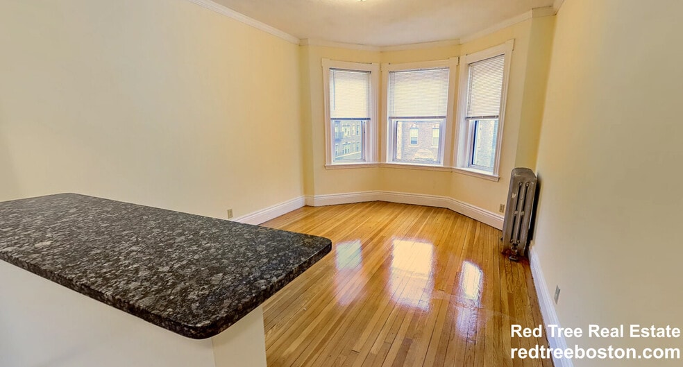 Building Photo - 120 Peterborough St