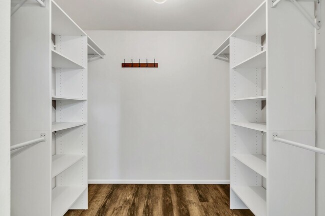 Building Photo - 1927 200 St E