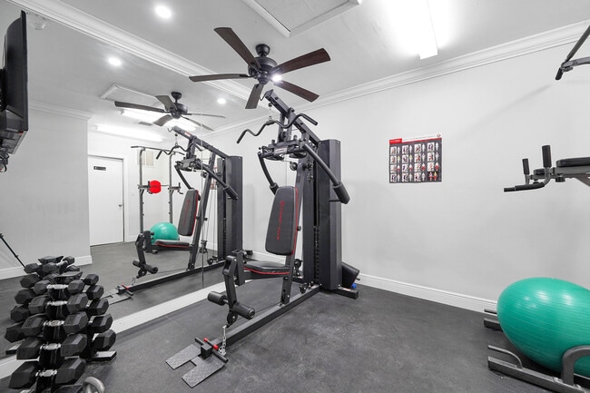 Building Photo - 2850 NE 14th Street Causeway