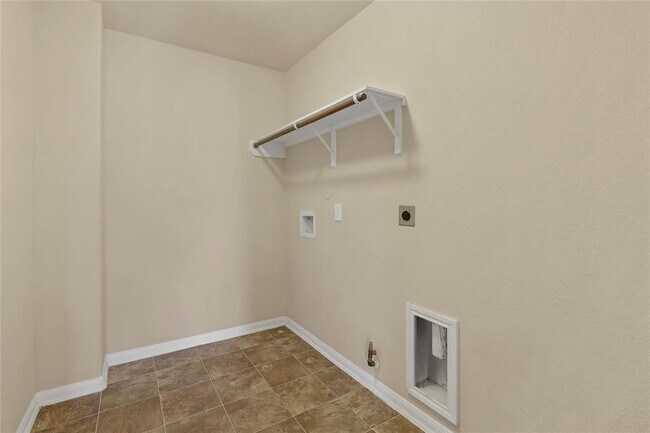 Building Photo - 18715 Windy Stone Dr