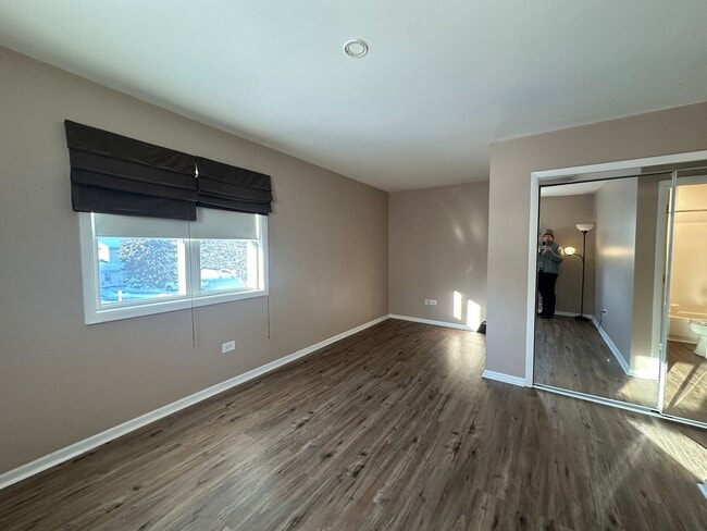 Building Photo - 33351 N Park St