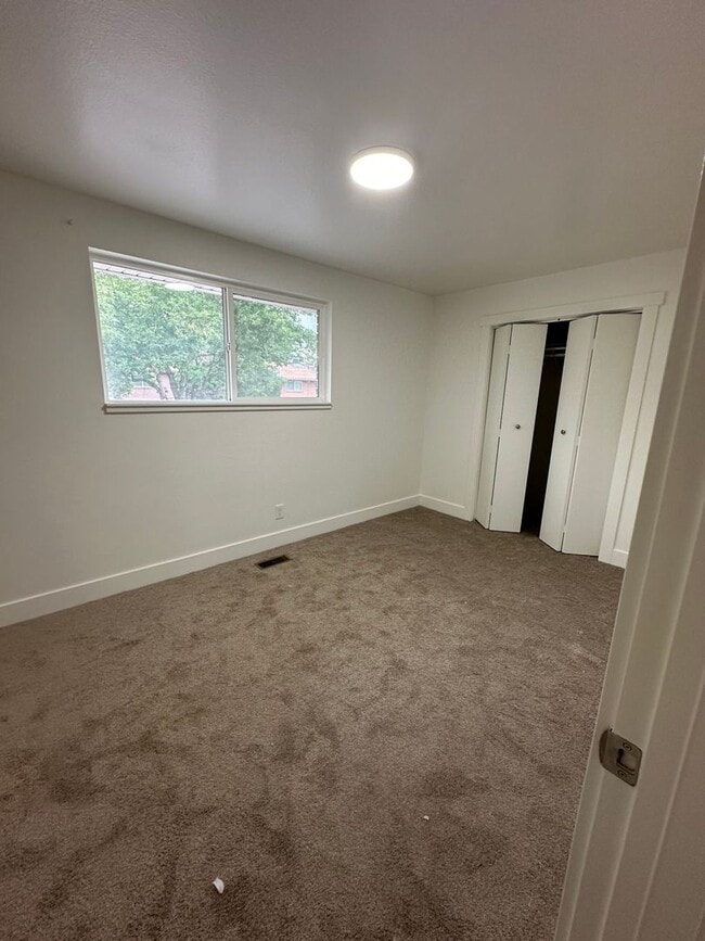 Building Photo - 1076 Virginia Cir