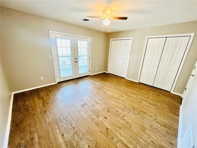 Building Photo - 14798 Dutchmans Dr