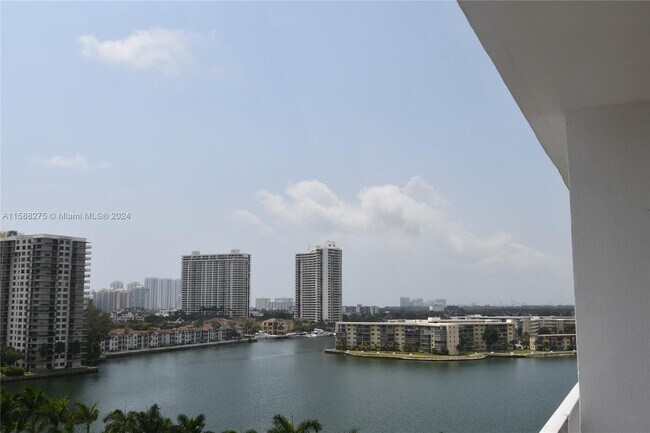 Primary Photo - 2801 Northeast 183rd Street Apt #1008W, Av...