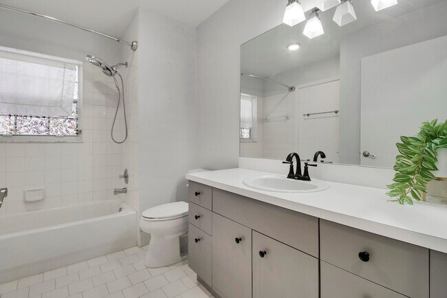 Building Photo - 7333 Burgess Dr