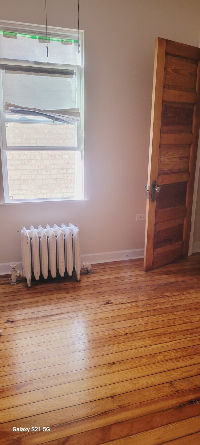 Building Photo - 3807 N Narragansett Ave