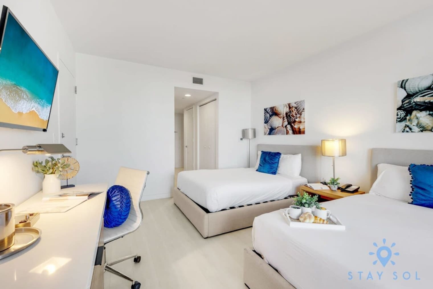 Building Photo - 2602 E Hallandale Beach Blvd