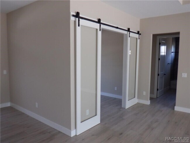 Building Photo - 786 E Dunbar Ln