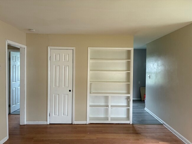 Building Photo - 4930 N 22nd St