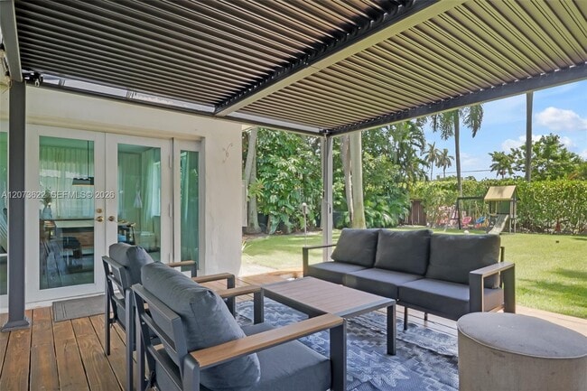 Building Photo - 10627 NE 11th Ave