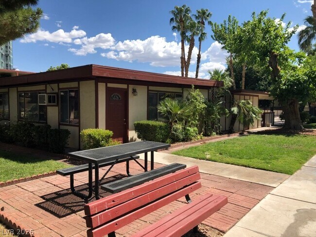Building Photo - 350 E Desert Inn Rd