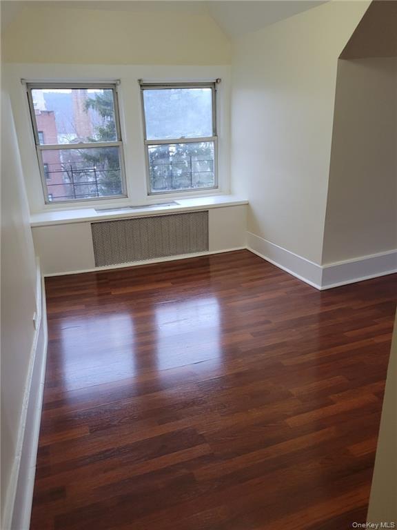 Building Photo - 412 Warburton Ave