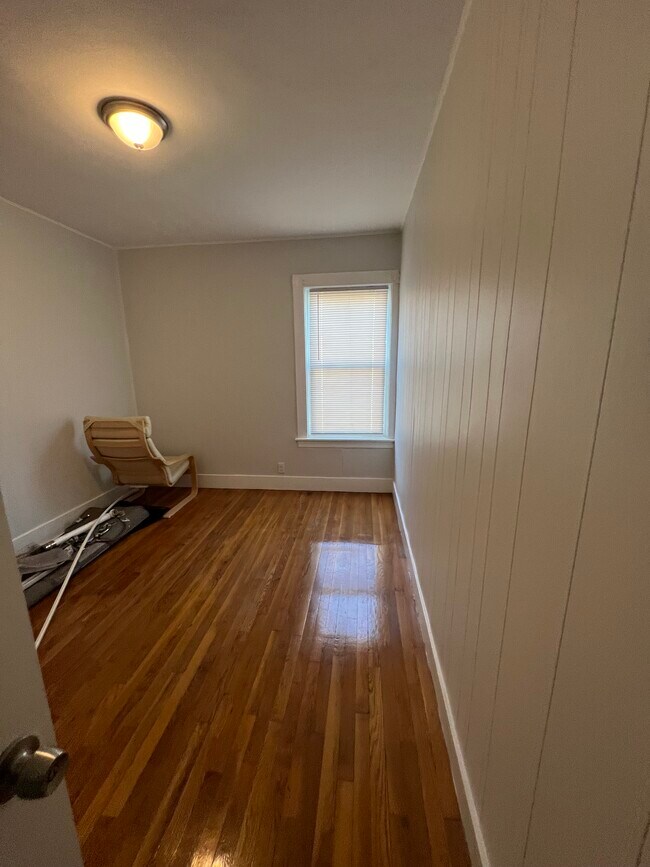 Building Photo - 120 Lowell St