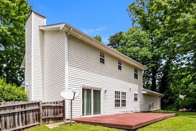 Building Photo - 4108 Sunbury Dr