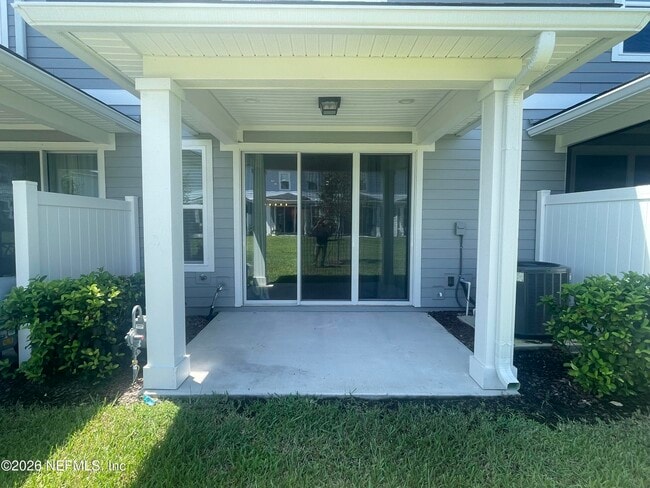 Building Photo - 61 Pinebury Ln