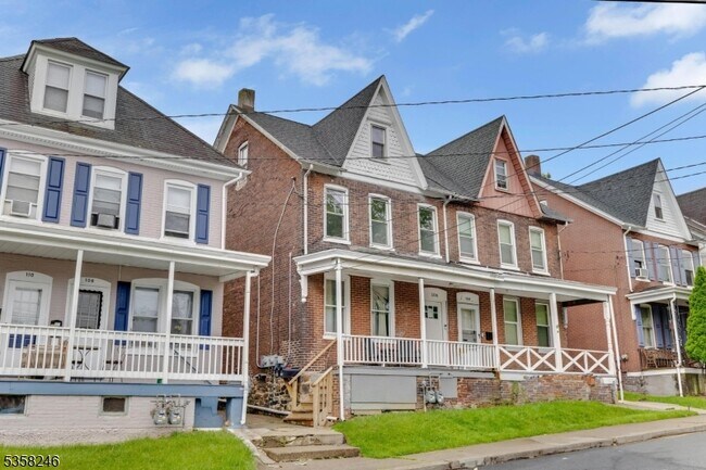 Building Photo - 106 Bennett St