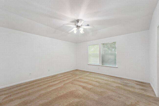 Building Photo - 86 Genesee Ridge Dr