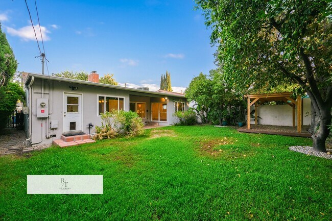 Building Photo - 6928 Vanscoy Ave