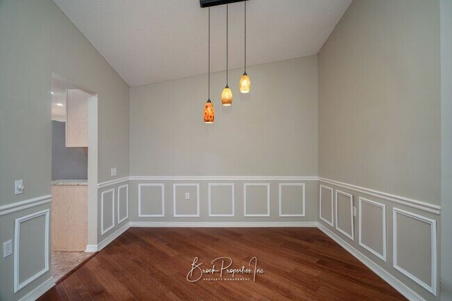 Building Photo - 5504 Shadow Grove Blvd