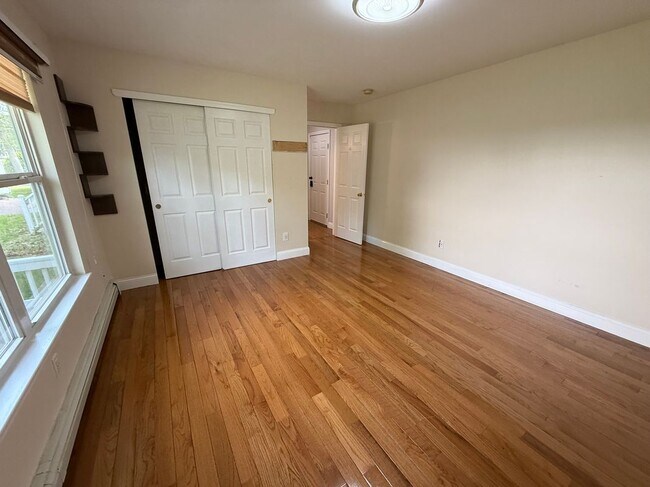 Building Photo - 109 Adirondack Dr