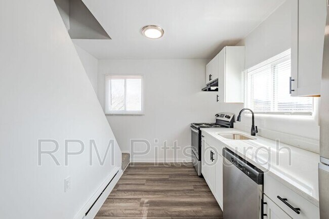 Building Photo - 1228 Washington Pike