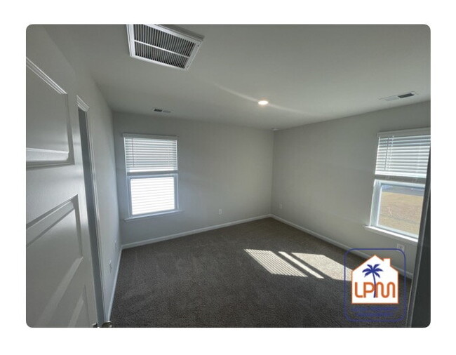 Building Photo - **NEW BUILD**